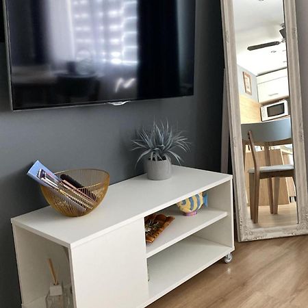 Apartment Ariella ยูร์มาลา ภายนอก รูปภาพ